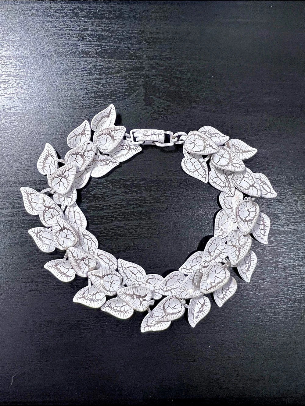 Vintage 1950s-60s White & Gold Leaf Bracelet Like New
